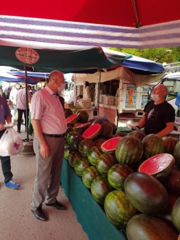 ABİDİN ÇAĞLAYAN PAZAR MÜŞTERİ VE ESNAFINI DA YALNIZ BIRAKMADI