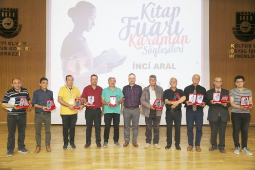 KİTAP FUARINDA KARAMANLI YAZARLARA PLAKET TAKDİM EDİLDİ