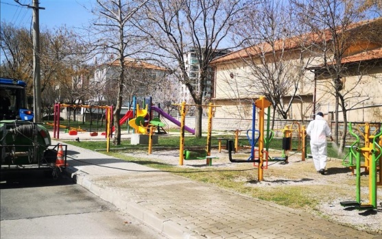 PARK VE YEŞİL ALANLAR YAZA HAZIRLANIYOR