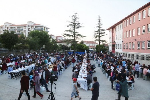 İFTAR SOFRASI ÇELTEK MAHALLESİ’NDE KURULDU