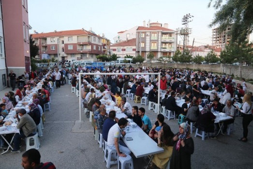 İFTAR SOFRASI ÇELTEK MAHALLESİ’NDE KURULDU