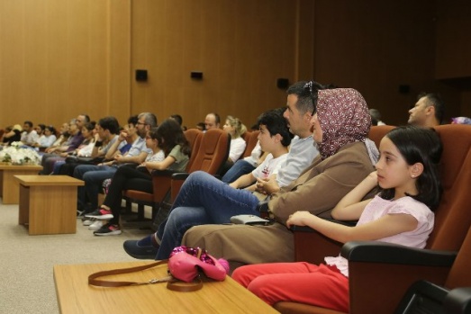 KİTAP FUARININ SON KONUĞU İNCİ ARAL OLDU