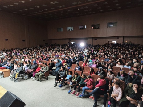 KARAMAN BELEDİYESİ TİYATRO GÜNLERİNE YOĞUN İLGİ