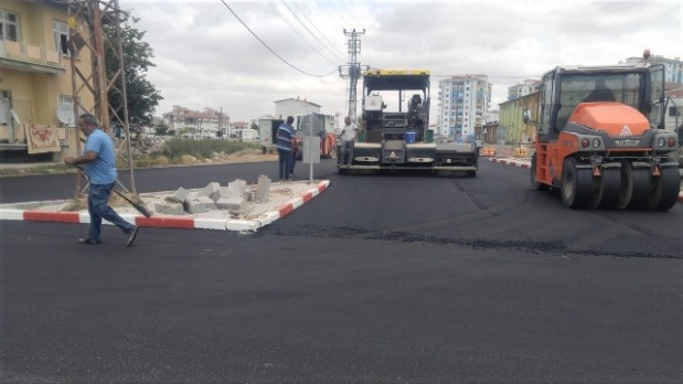 KARAMAN’DA ASFALT ÇALIŞMALARI HIZ KESMİYOR