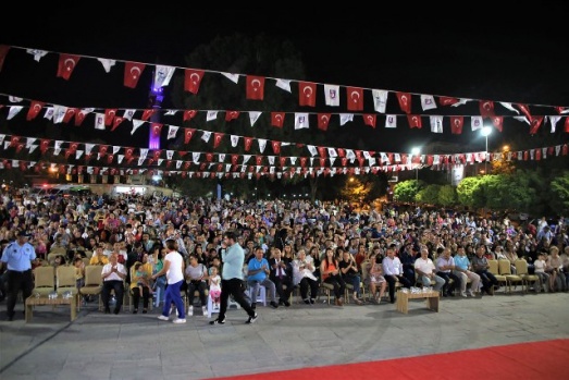 ULUSLARARASI KARAMAN TÜRK DÜNYASI ŞÖLENİ COŞKUYLA BAŞLADI