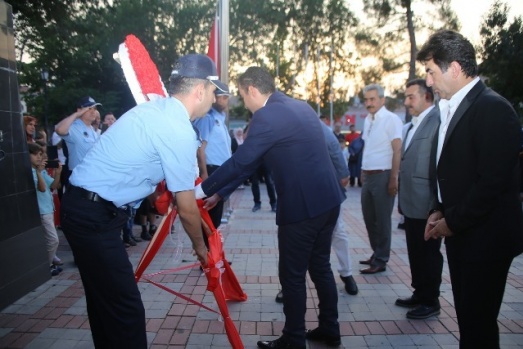 ŞÖLENİN İKİNCİ GÜNÜNDE VATANDAŞLAR UNUTULMAZ BİR GECE YAŞADI