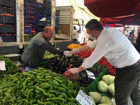 İSMAİL ATAKAN ÜNVER PAZARI GEZDİ