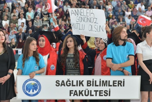 KMÜ'DE MEZUNİYET COŞKUSUNU YAŞADI