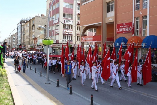 19 MAYIS COŞKUYLA KUTLANDI