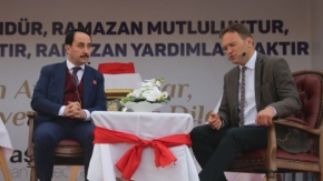 İLK İFTAR SOFRASI TOPUCAK MEYDANI’NDA KURULDU