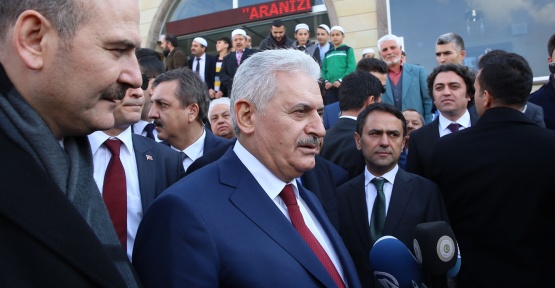 Başbakan Yıldırım, gazetecilere gündeme dair açıklama yaptı