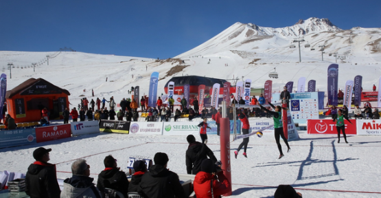 Erciyes İlklerin Merkezi Olmaya devam ediyor