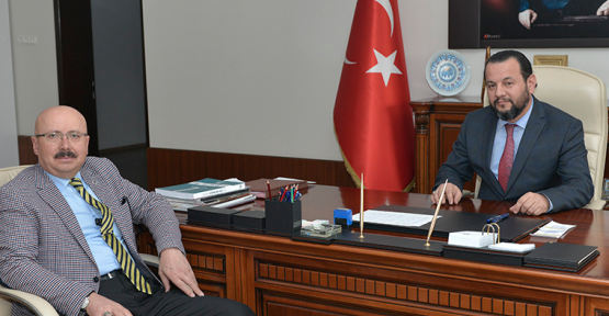 Sarıveliler Belediye Başkanı Samur, Rektör Akgül'ü Ziyaret Etti
