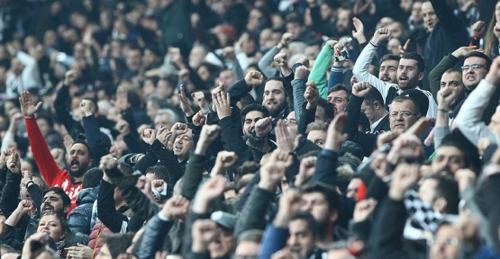 Beşiktaş Stadı İzmir Marşı İle İnletti !