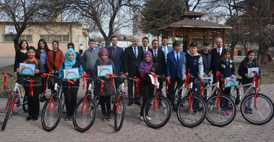 “Sağlık İçin Tekerlemelerle Yaşıyoruz” Ödül Töreni