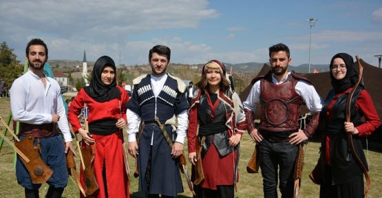 Uşak Üniversitesi’nde geleneksel okçuluğu yaşatıyorlar