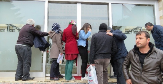 Konya'da YGS’ye geciken öğrenciler, gözyaşı döktü