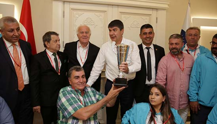 ASAT Spor Takımı, Başkan Türel’i ziyaret etti