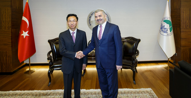 Büyükelçi, Çinli iş adamı heyeti ile Mustafa Çelik’i ziyaret etti