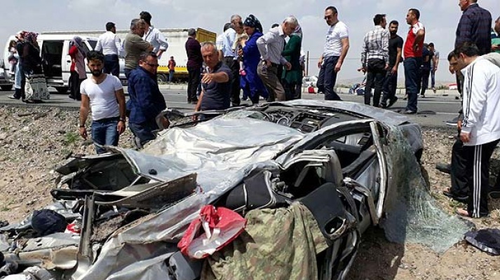 Kayseri'den kaza haberi : 3 ölü, 1 yaralı