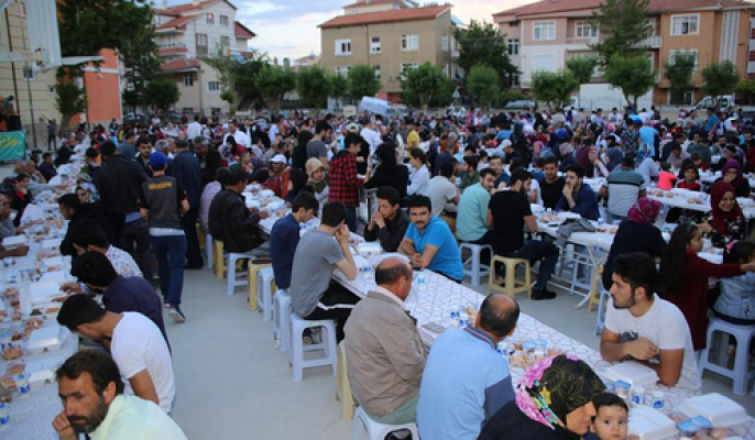 Karaman'da iftar yemeğinin son durağı Alacasuluk Mahallesi