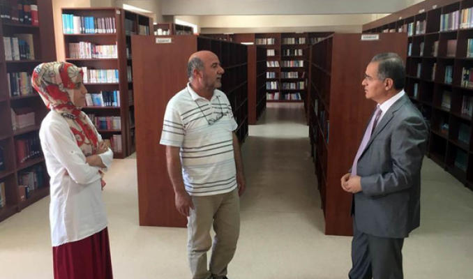 Vali Tapsız, Türkoloji Merkezi Türkçe Kütüphanesini ziyaret Etti