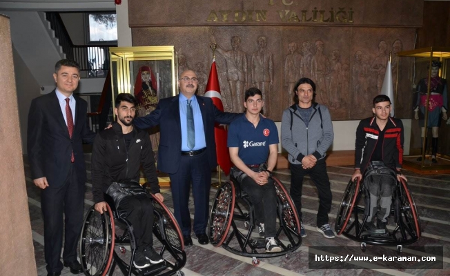 Aydın Valiliği, Aydın Genç Efeler Tekerlekli Sandalye Basketbol Takımı Sporcularına Tekerlekli Sandalye Hediye Etti