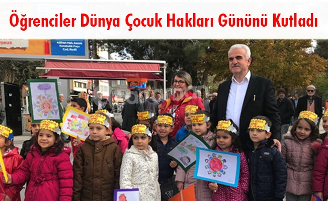 Öğrenciler Dünya Çocuk Hakları Gününü Kutladı Öğrenciler Dünya Çocuk Hakları Gününü Kutladı