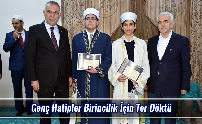 Genç Hatipler Birincilik İçin Ter Döktü