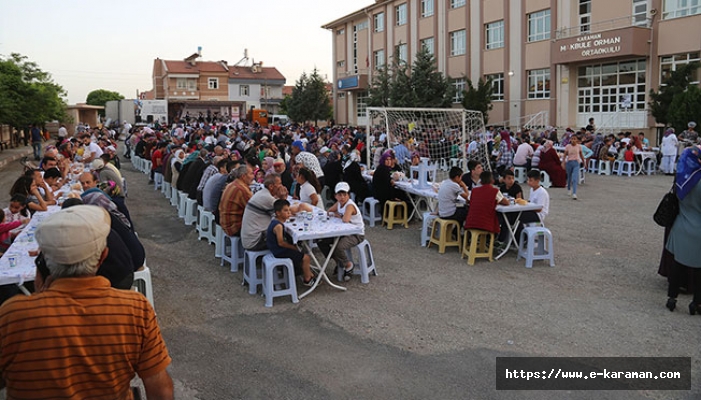 İFTAR SOFRASI HÜRRİYET MAHALLESİ’NDE KURULDU İFTAR SOFRASI HÜRRİYET MAHALLESİ’NDE KURULDU