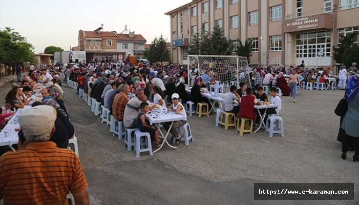 İFTAR SOFRASI HÜRRİYET MAHALLESİ’NDE KURULDU