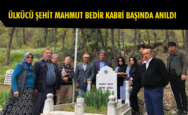 ÜLKÜCÜ ŞEHİT MAHMUT BEDİR KABRİ BAŞINDA ANILDI ÜLKÜCÜ ŞEHİT MAHMUT BEDİR KABRİ BAŞINDA ANILDI