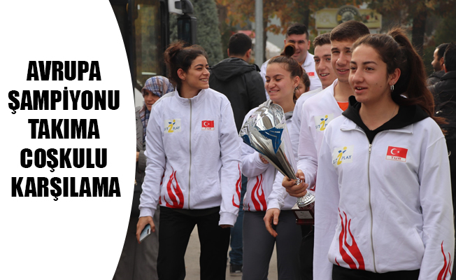 AVRUPA ŞAMPİYONU TAKIMA COŞKULU KARŞILAMA AVRUPA ŞAMPİYONU TAKIMA COŞKULU KARŞILAMA