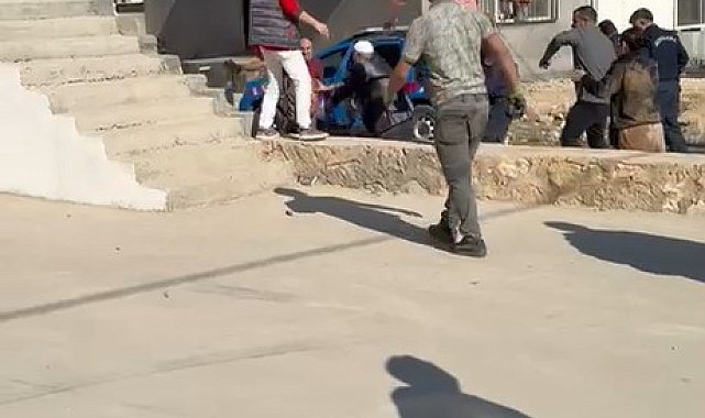 2 ailenin sopalı kavgası, jandarmanın müdahalesiyle sona erdi; 6 yaralı