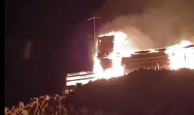 3 bin 200 rakımdaki Kırklar Mescidi yandı