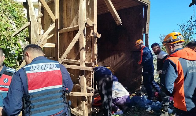 Arı kovanlarının bulunduğu ahşap yapı devrildi; 2 ölü, 1 yaralı