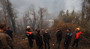 Artvin'de örtü yangını ormana yayıldı