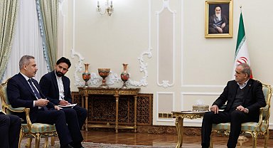 Bakan Fidan, İran Cumhurbaşkanı Pezeşkiyan ile görüştü