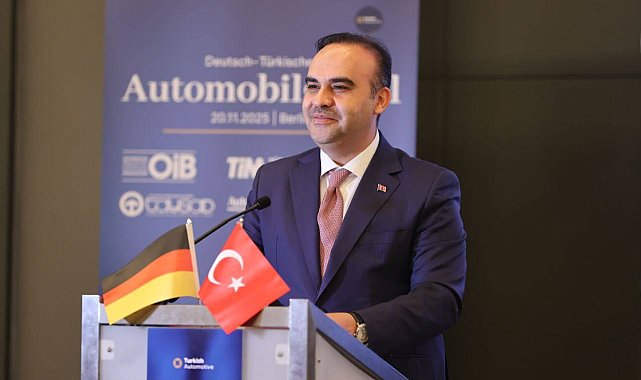 Bakan Kacır, Berlin'de 2025 Alman-Türk Otomotiv Zirvesi'nde konuştu