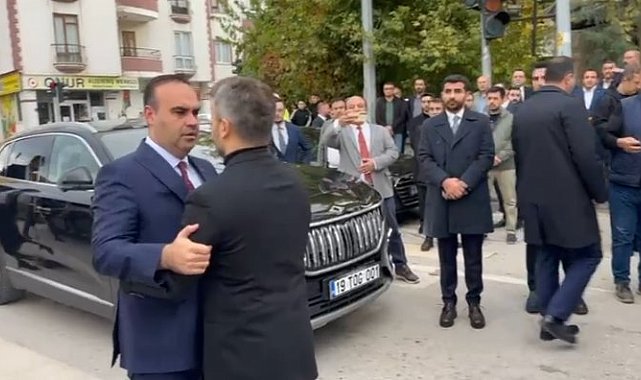 Bakan Kacır, Çorum'da taziye ziyaretlerinde bulundu