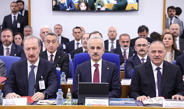 Bakan Uraloğlu: Kocaeli'de çöken binanın metroyla hiçbir ilgisi yok
