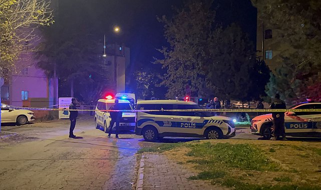 Boşanma aşamasında olduğu karısını bıçaklayarak öldürdü