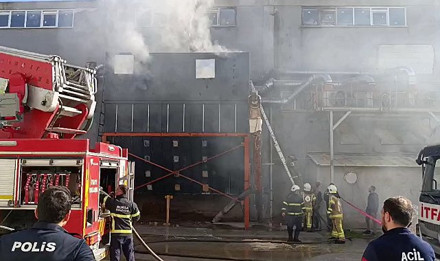 Bursa'da mobilya fabrikasında yangın; 1 işçi yaralı