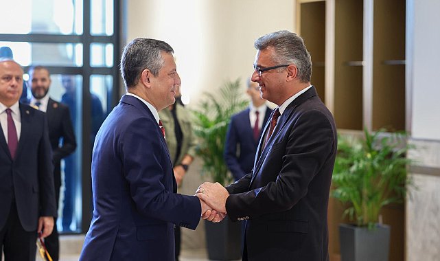 CHP Genel Başkanı Özel, KKTC'de düzenlenen törenlere katıldı
