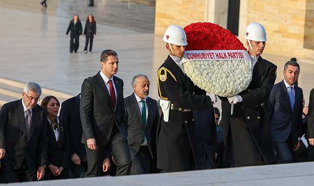 CHP heyeti Anıtkabir'i ziyaret etti
