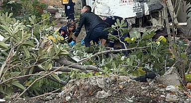 Denizli'de kamyonet evin bahçesine uçtu; 1 ölü, 3 yaralı