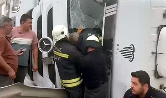 Devrilen kamyonda sıkışan sürücü yaralandı