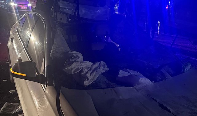 Diyarbakır'da TIR ile otomobil çarpıştı: 2'si ağır 3 yaralı