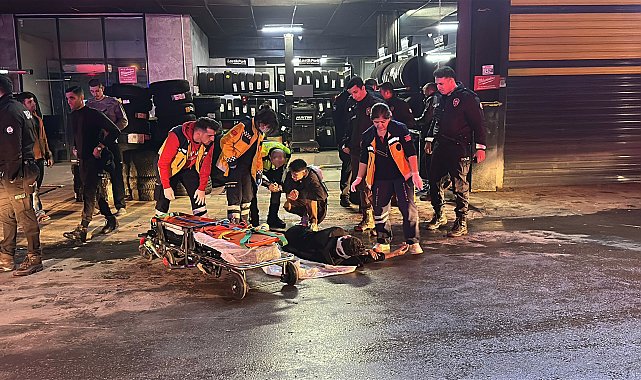 Edirne'de 'dur' ihtarına uymayan motosikletli, polis aracına çarptı: 2 yaralı