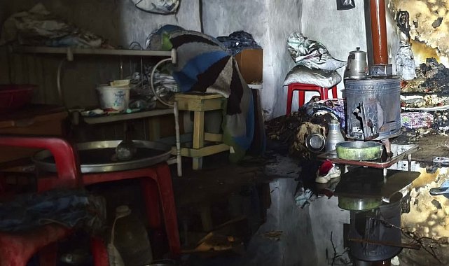 Evdeki odun sobasından çıktığı değerlendirilen yangında 80 yaşındaki kadın öldü